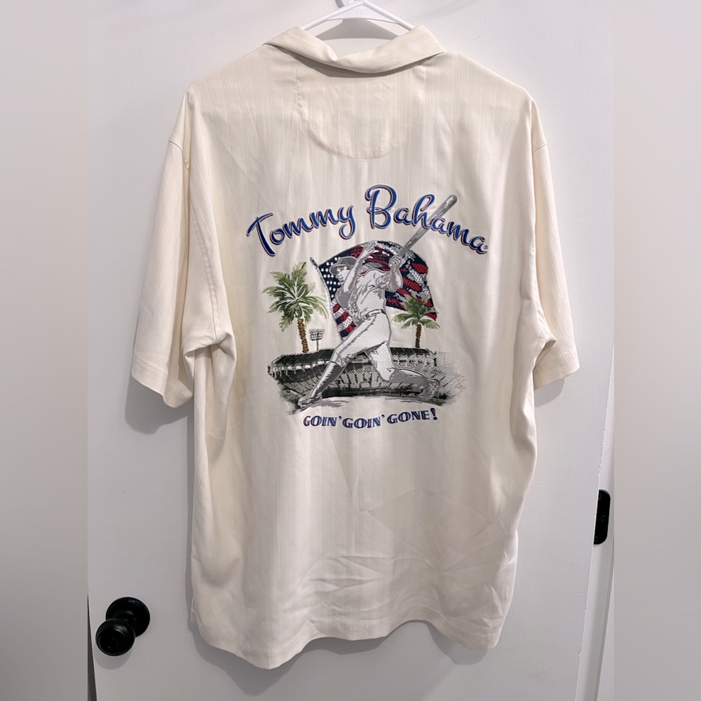 NWT TOMMY BAHAMA Silk New York Yankees button up shirt